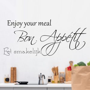 Muursticker “Eet smakelijk, bon appétit, enjoy your meal”